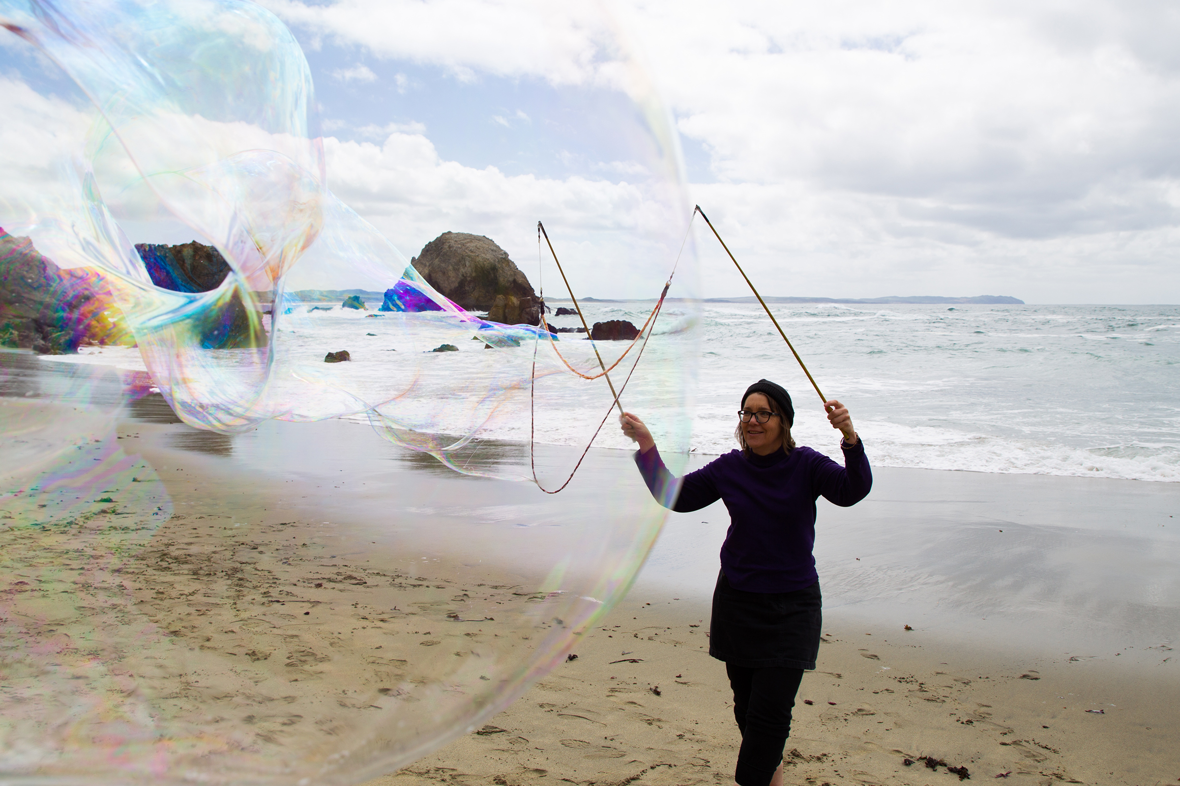 Trying for some giant bubbles.